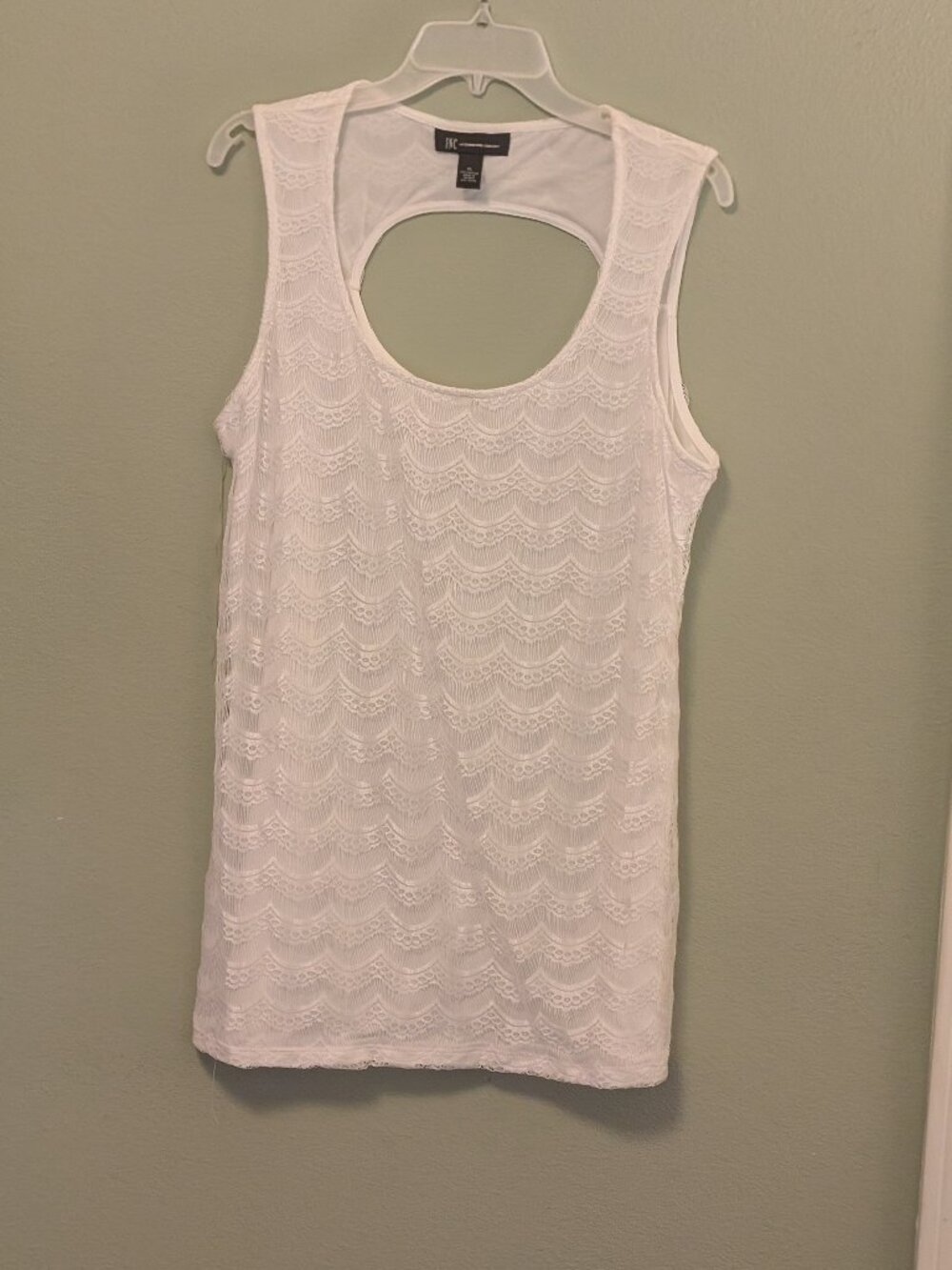White Shiny Tank, INC International Concepts
